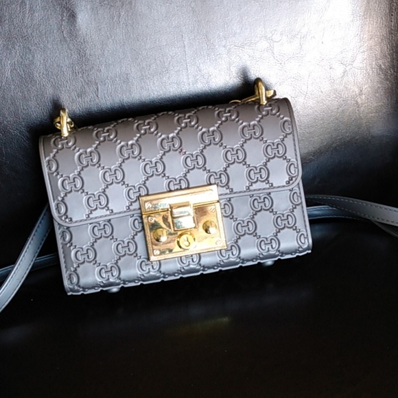 Handbags - 💜 4/$24 Crossbody grey bag